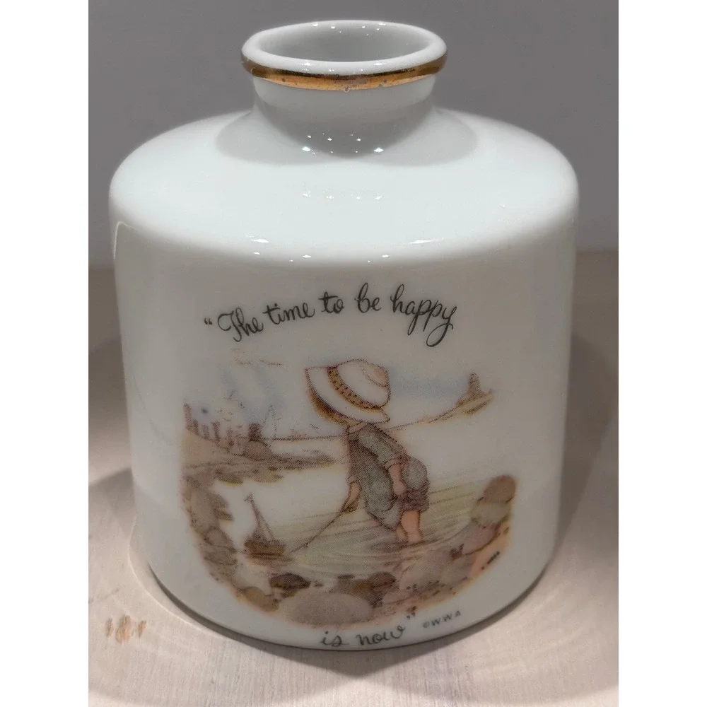 Vintage 1973 Holly Hobbie Porcelain Bud Vase The Time To Be Happy Is Now